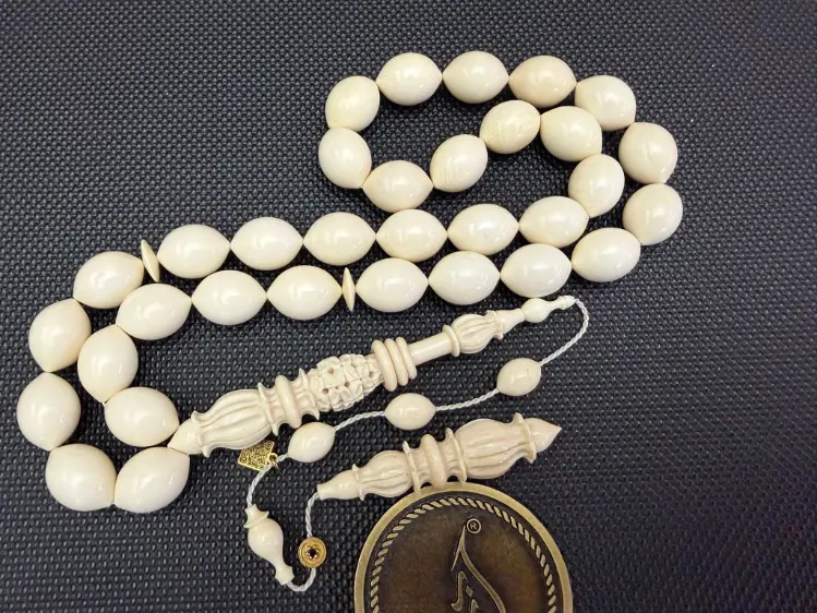 Fildişi (Piyano tuşu objeden)