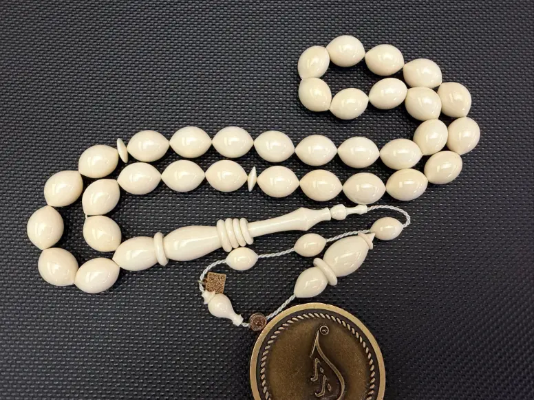 Fildişi (Piyano tuşu objeden)